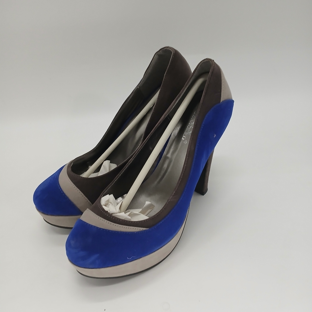 B&G Uncensored heels, size 9